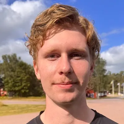 Simon Grundström, krantekniker och svetsansvarig på Axfalk AB i Linköping